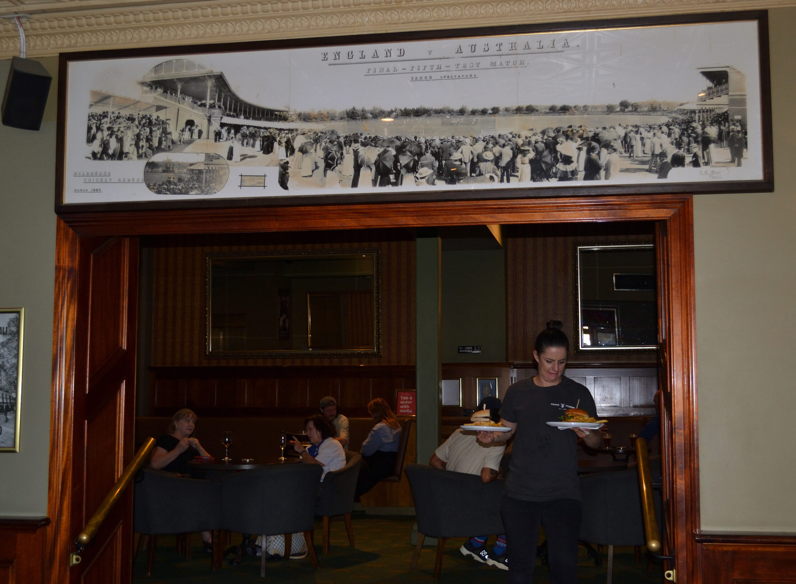 young and jacksons front bar