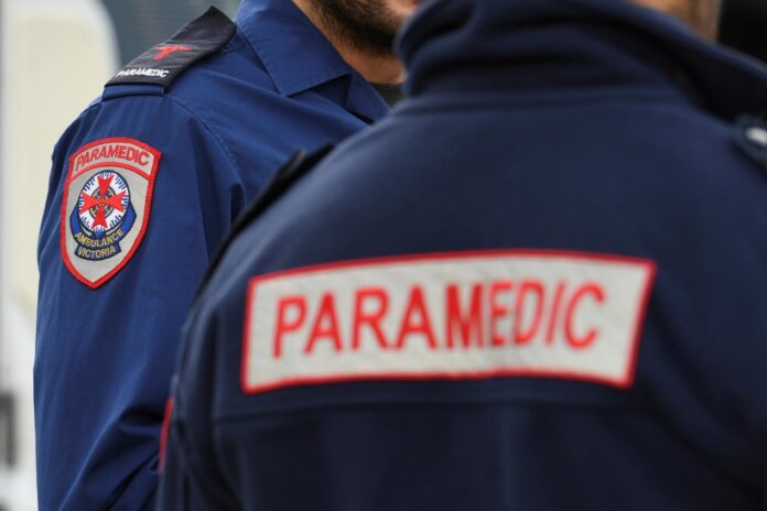 paramedics ambulance av ambos