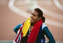 September 25, 2000: Cathy Freeman wins gold at the Sydney Olympics cathy freeman