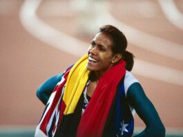 September 25, 2000: Cathy Freeman wins gold at the Sydney Olympics cathy freeman