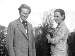 September 20, 1963: Scrivener Dam is completed in order to make Lake Burley Griffin Walter Burley Griffin and his wife Marion Mahony Griffin.